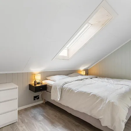 Hus I Med Utsikt Stryn