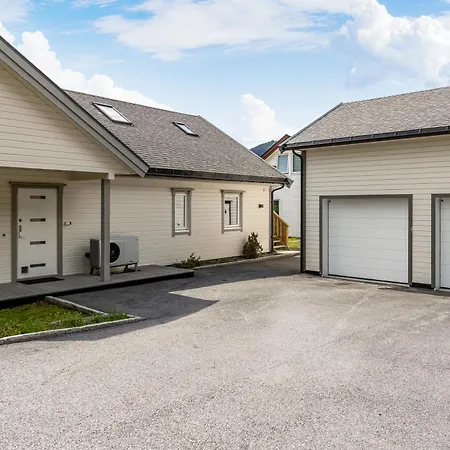 Hus I Med Utsikt * Stryn